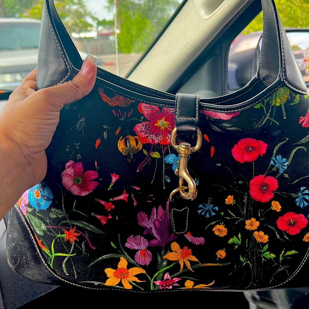 GUCCI
Flora Jackie O Bouvier Floral Printed Canvas Hobo Bag Black 153029 -